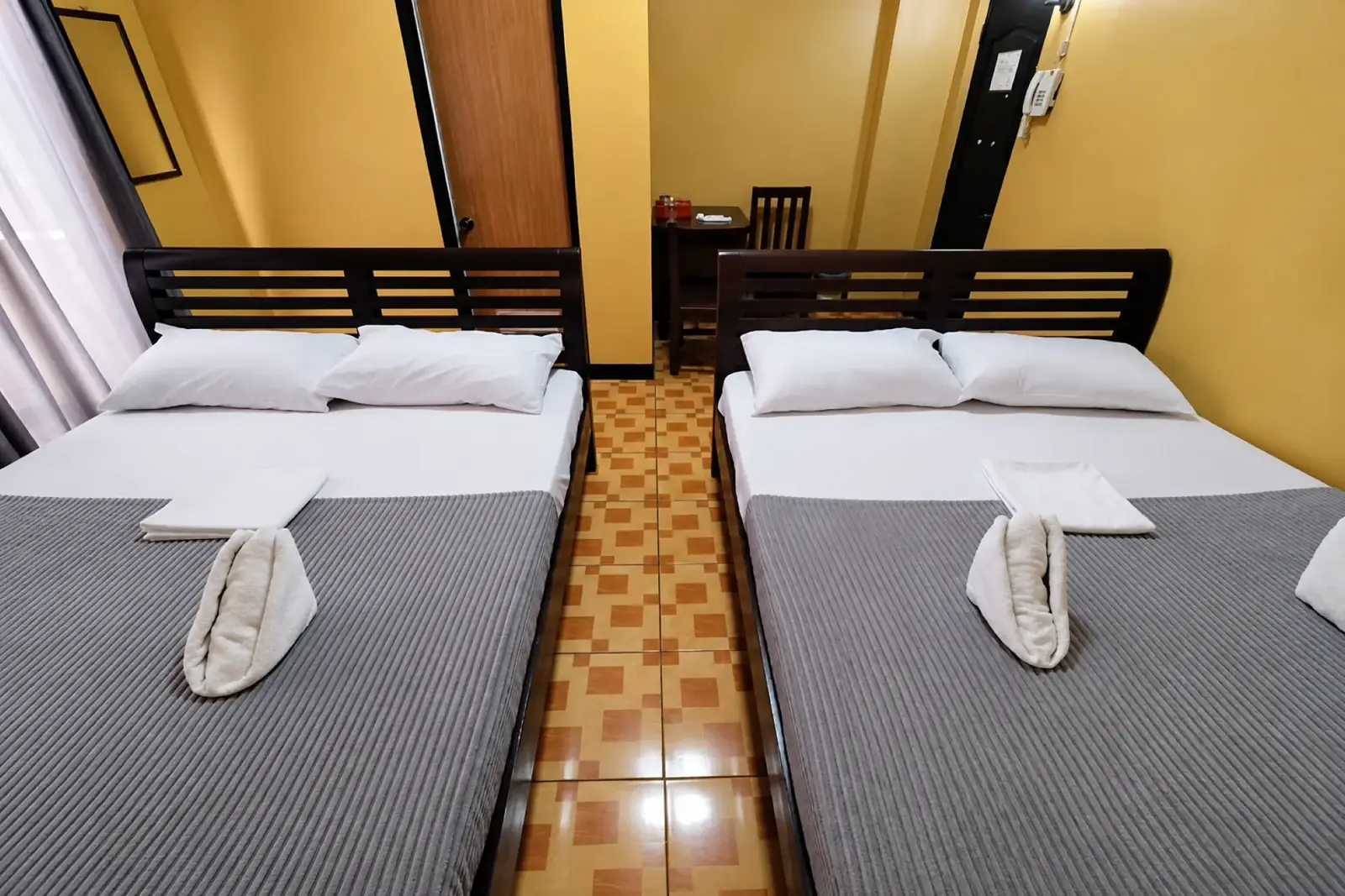 Quadruple room interior