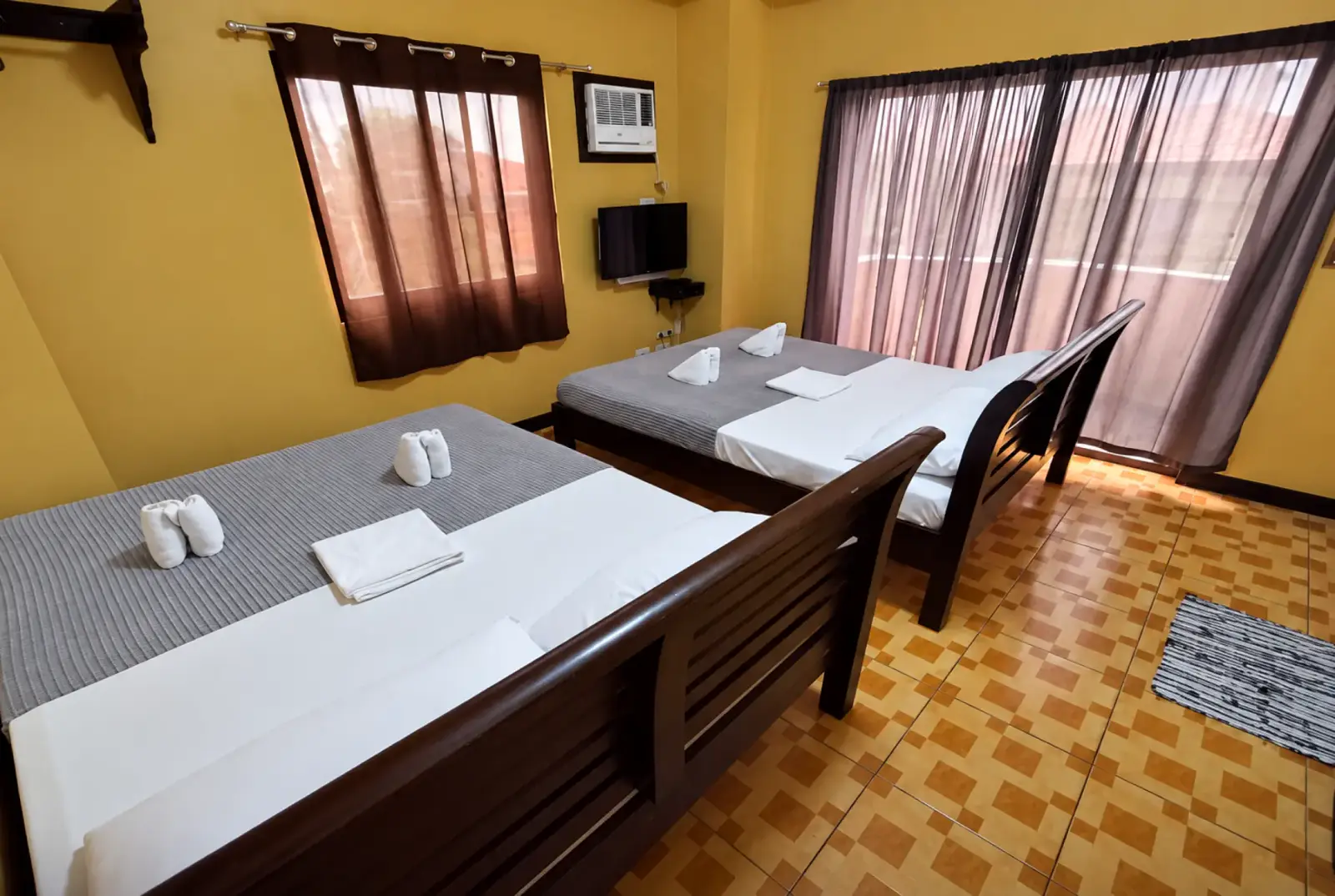 Quadruple room with two queen beds