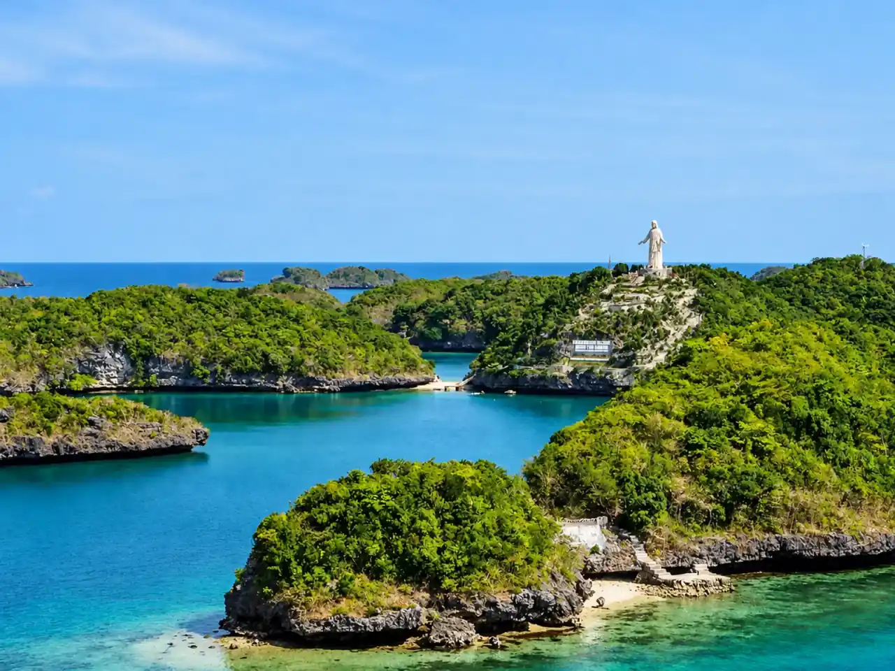 Hundred Islands National Park